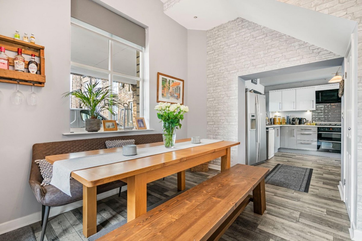 Cross Lane Court, Bradley