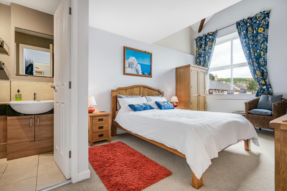 Cross Lane Court, Bradley