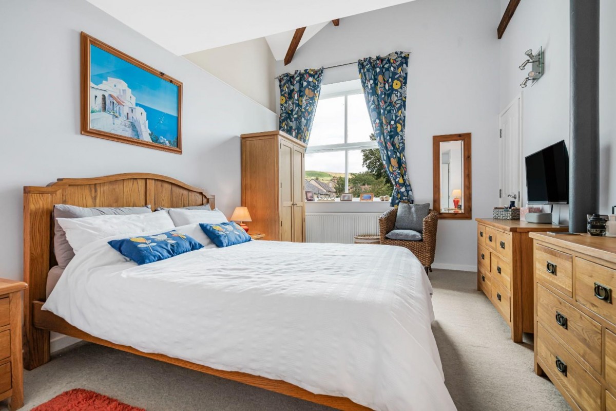 Cross Lane Court, Bradley