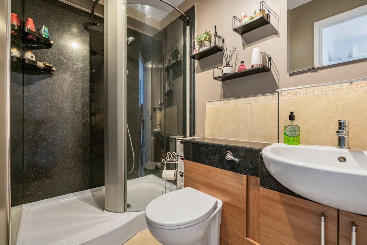 Cross Lane Court, Bradley