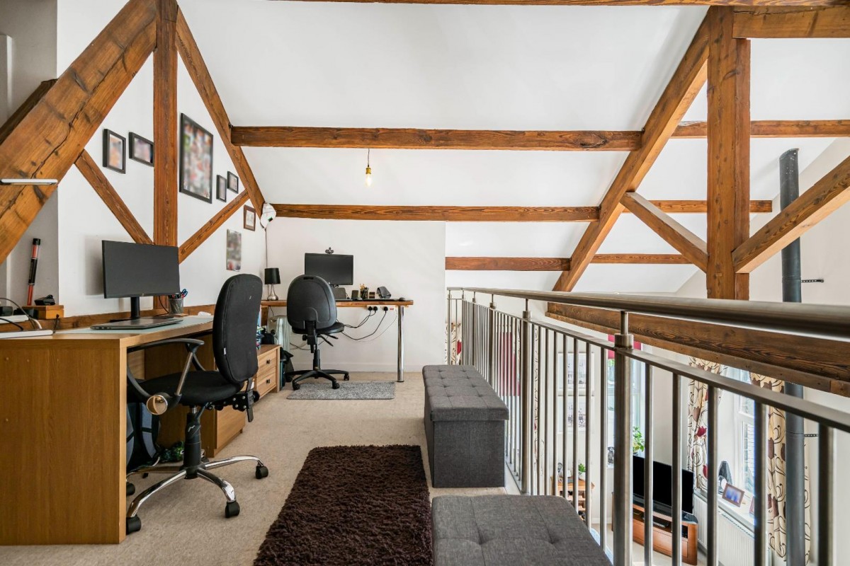 Cross Lane Court, Bradley