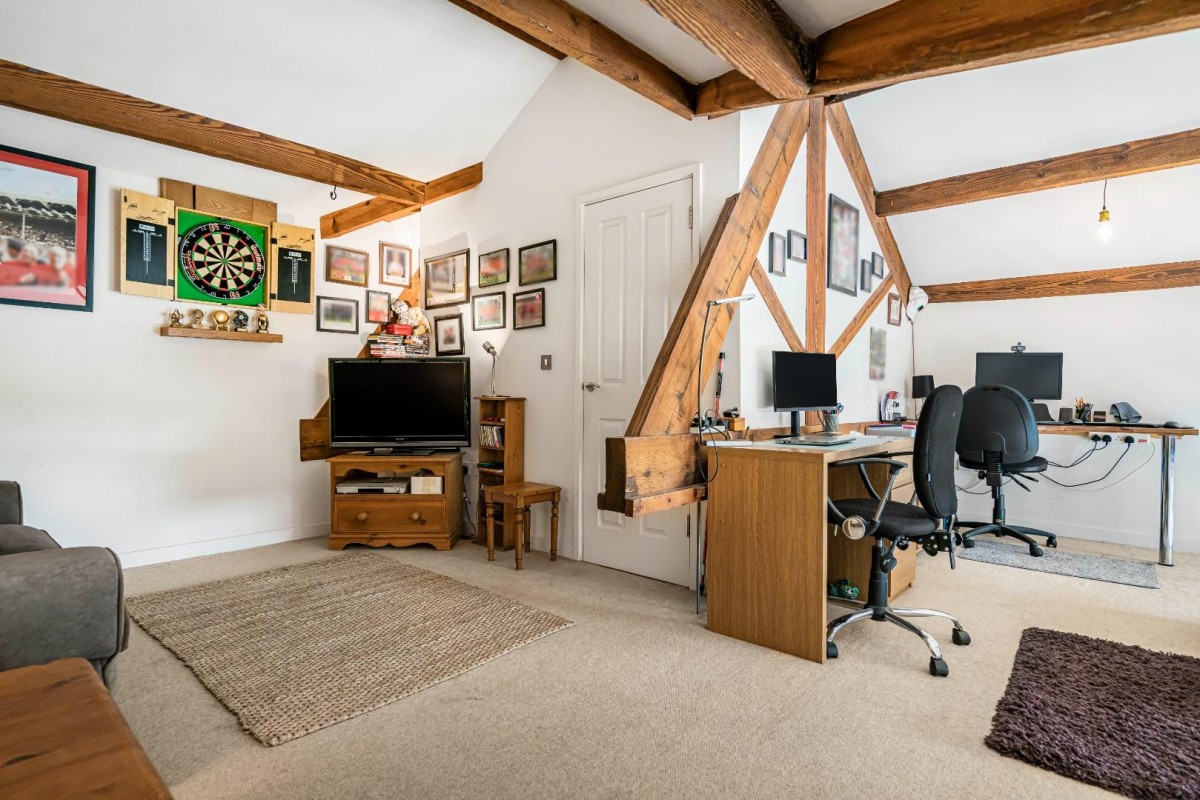 Cross Lane Court, Bradley