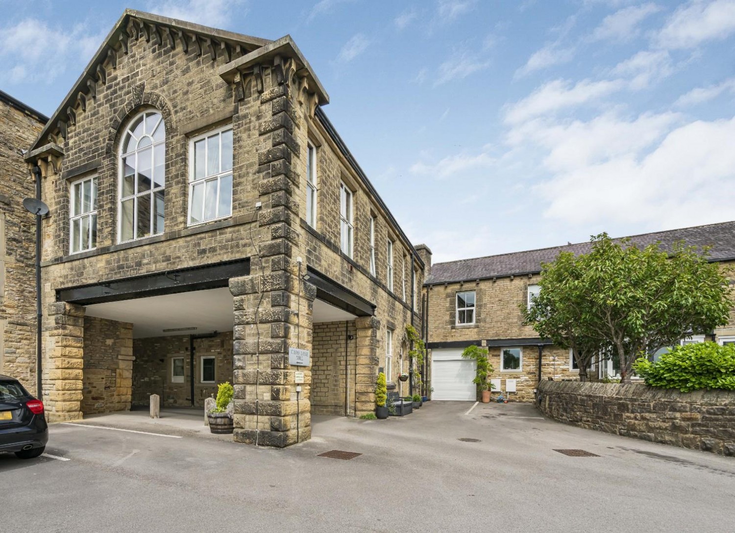 Cross Lane Court, Bradley