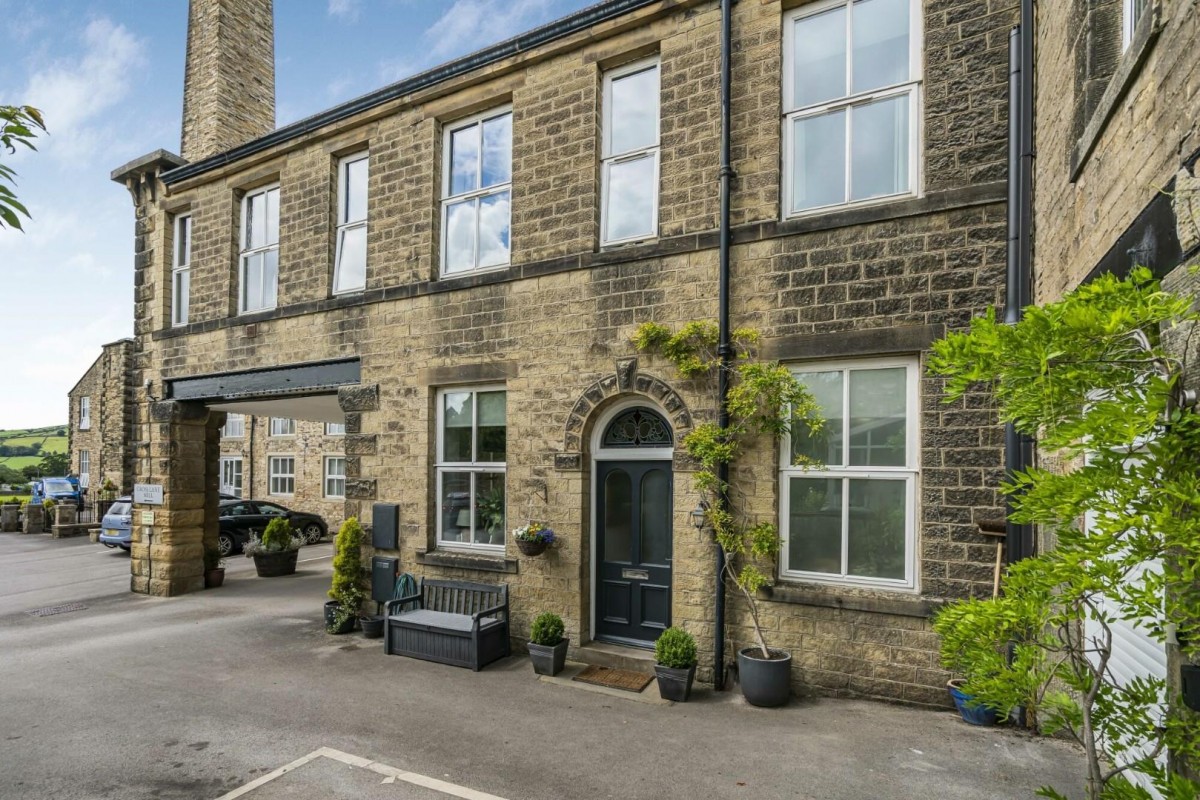 Cross Lane Court, Bradley