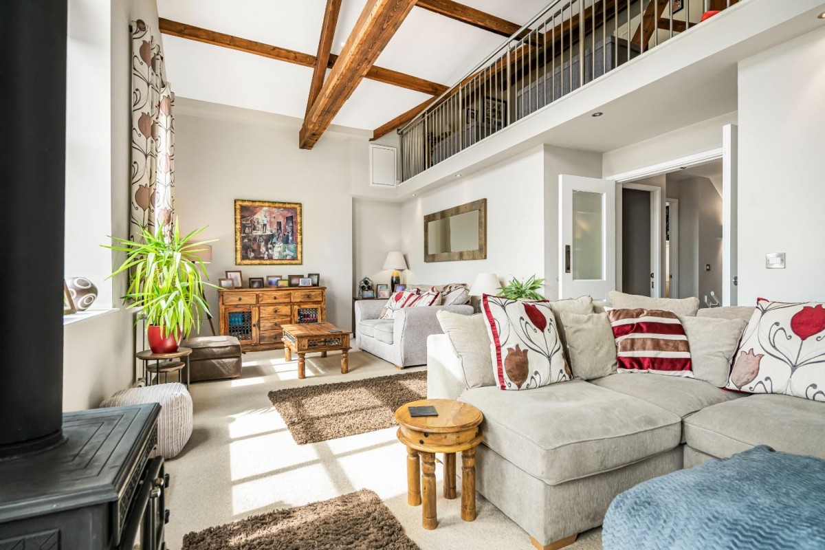 Cross Lane Court, Bradley