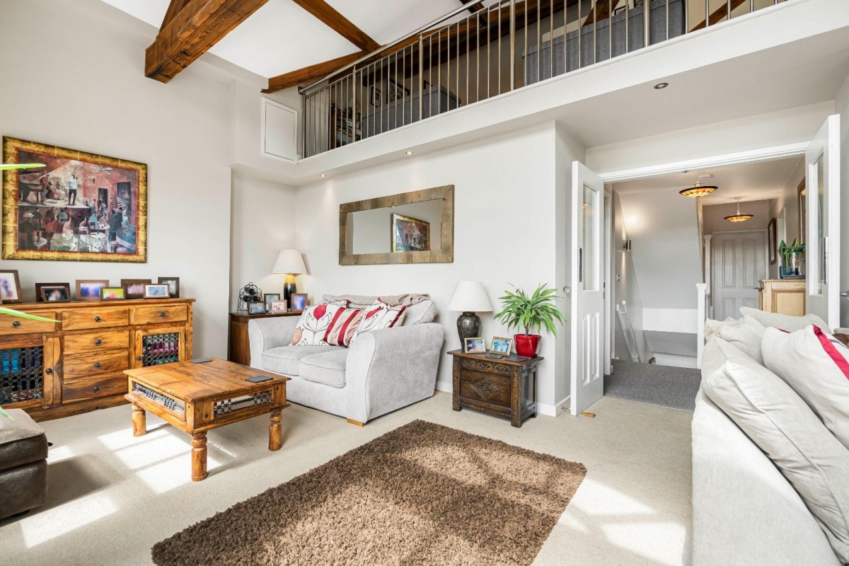 Cross Lane Court, Bradley