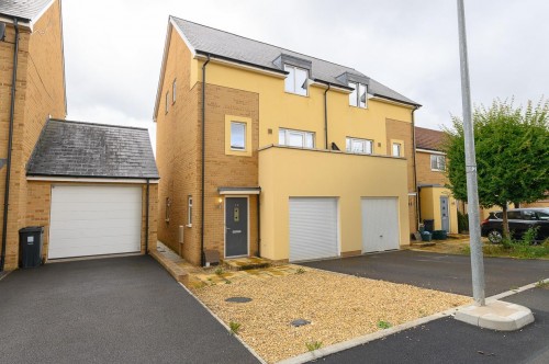 Lilac Drive, Lyde Green, Bristol, BS16 7GH