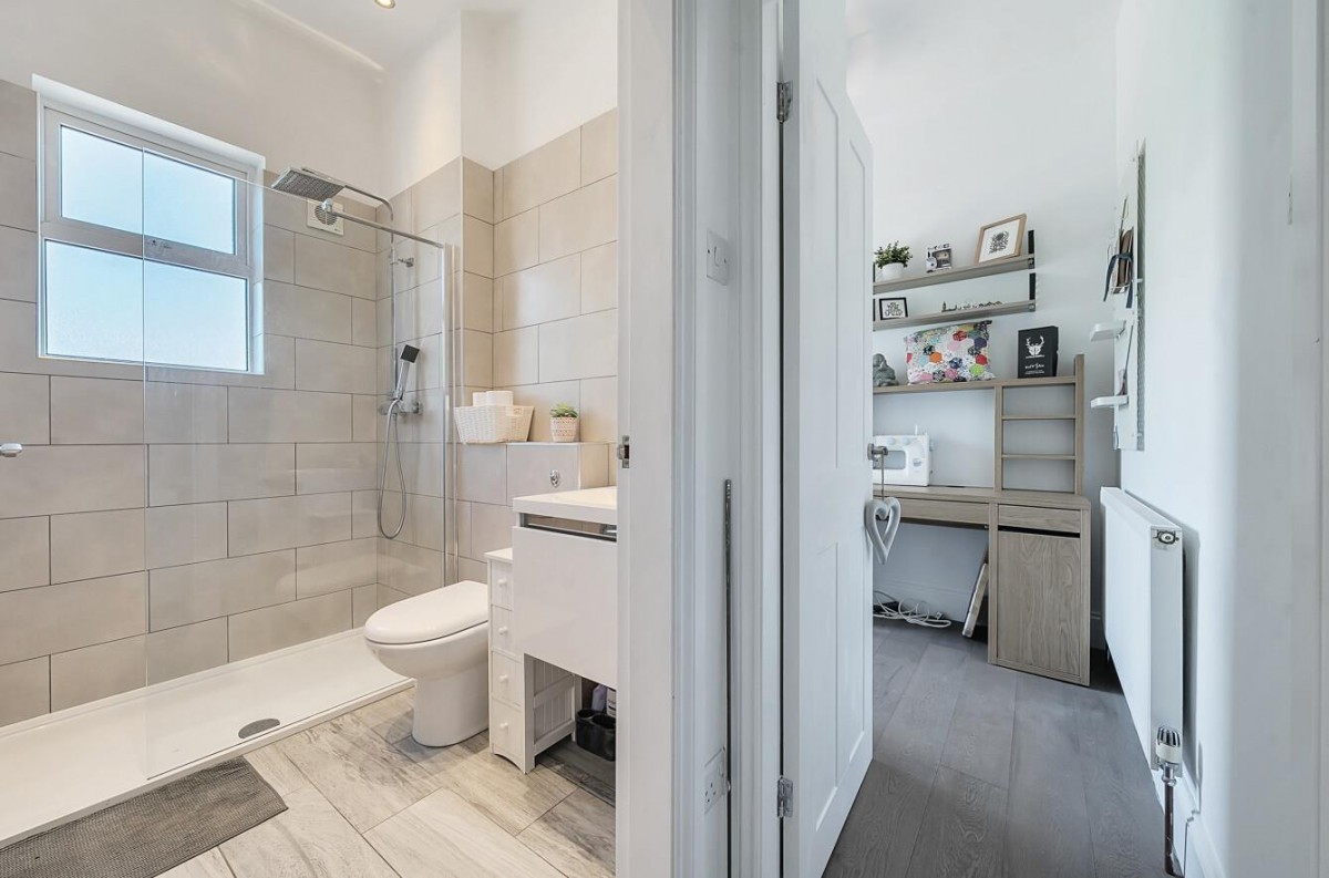 New Road Side, Horsforth, LS18