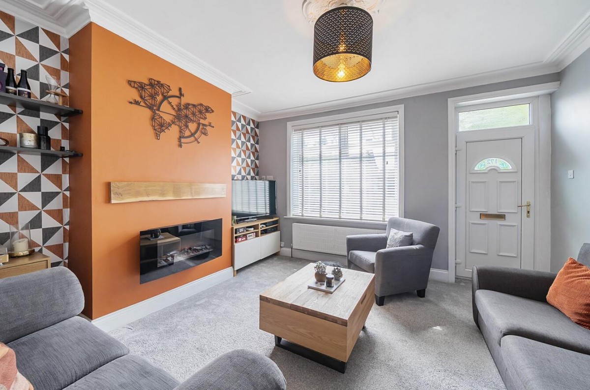 New Road Side, Horsforth, LS18