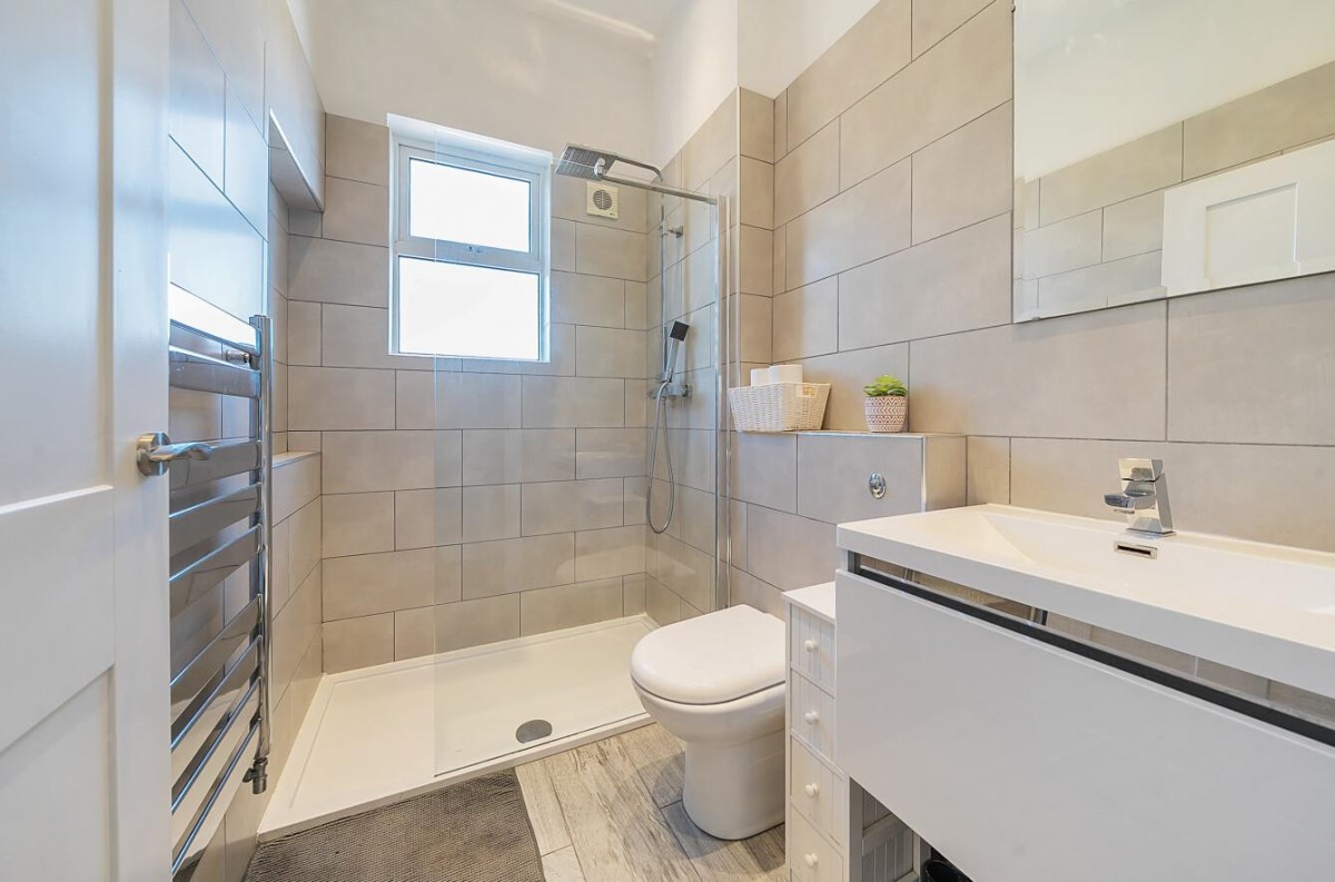 New Road Side, Horsforth, LS18