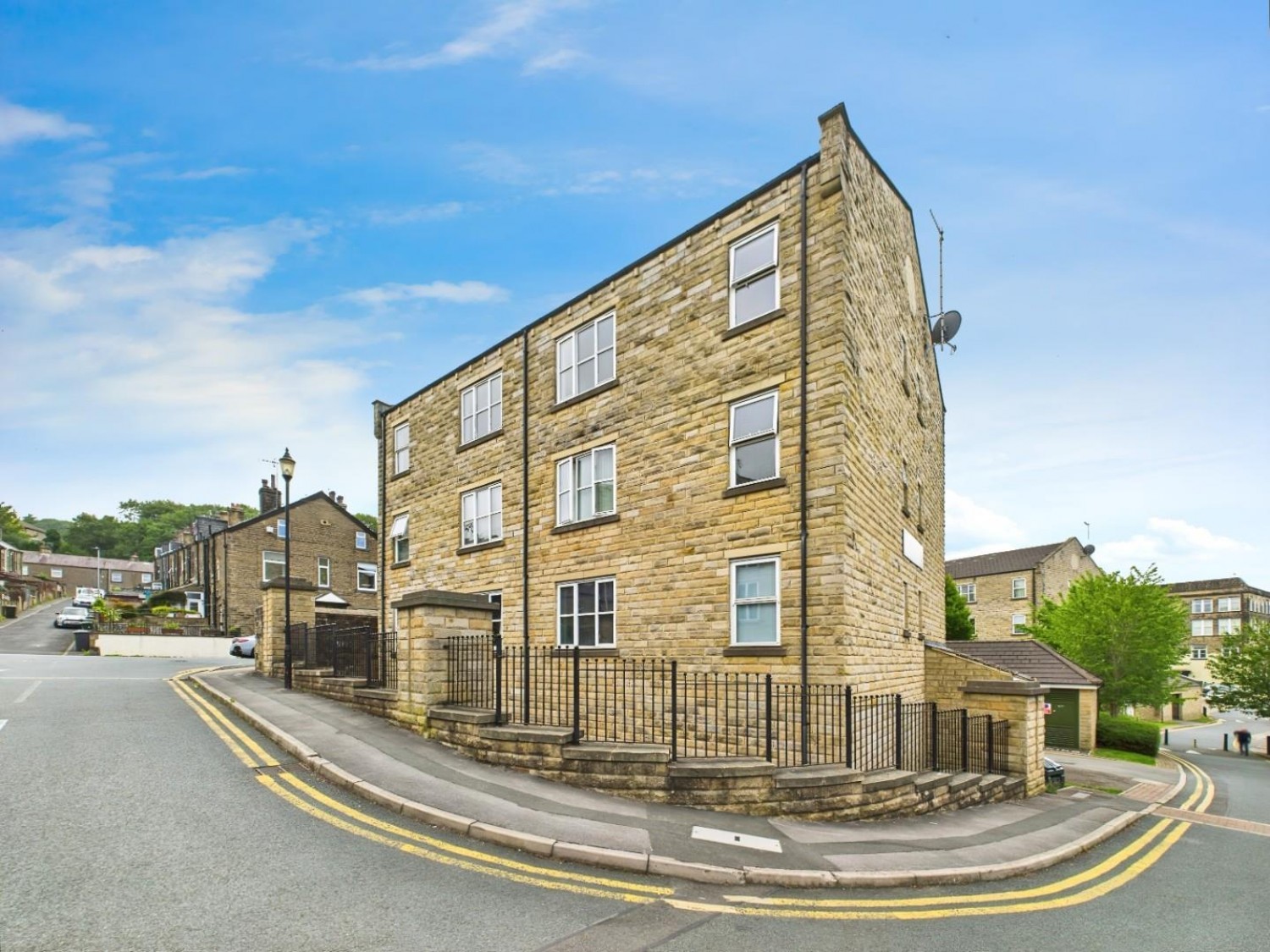 2 bedroom Flat for sale in Gate House, Britannia Wharf, Bingley