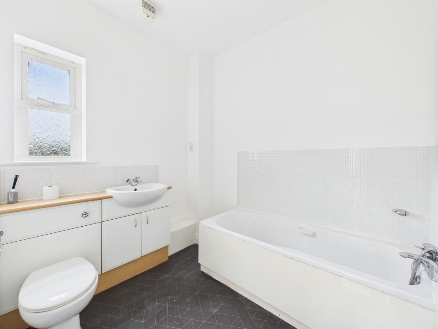 2 bedroom Flat for sale in Gate House, Britannia Wharf, Bingley