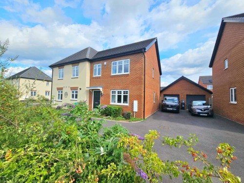 Box Road, Cam, Dursley