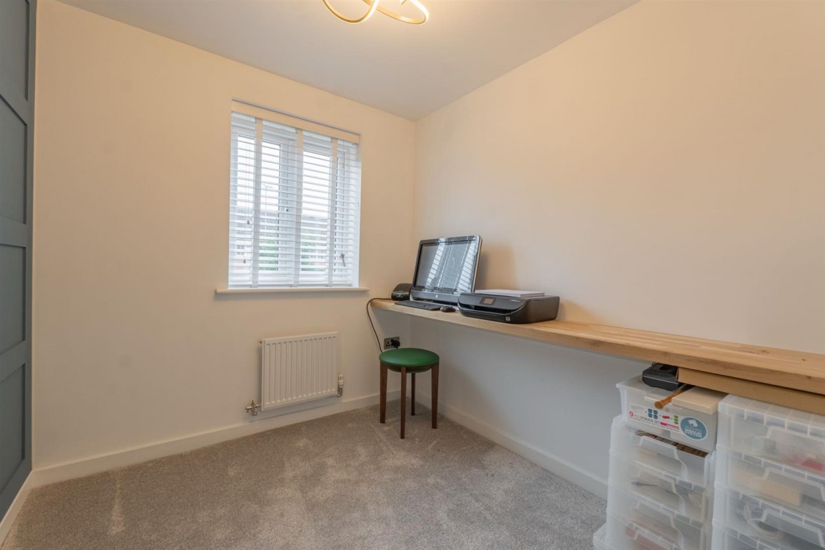 Longlands Avenue, Stourbridge, DY8 3TU