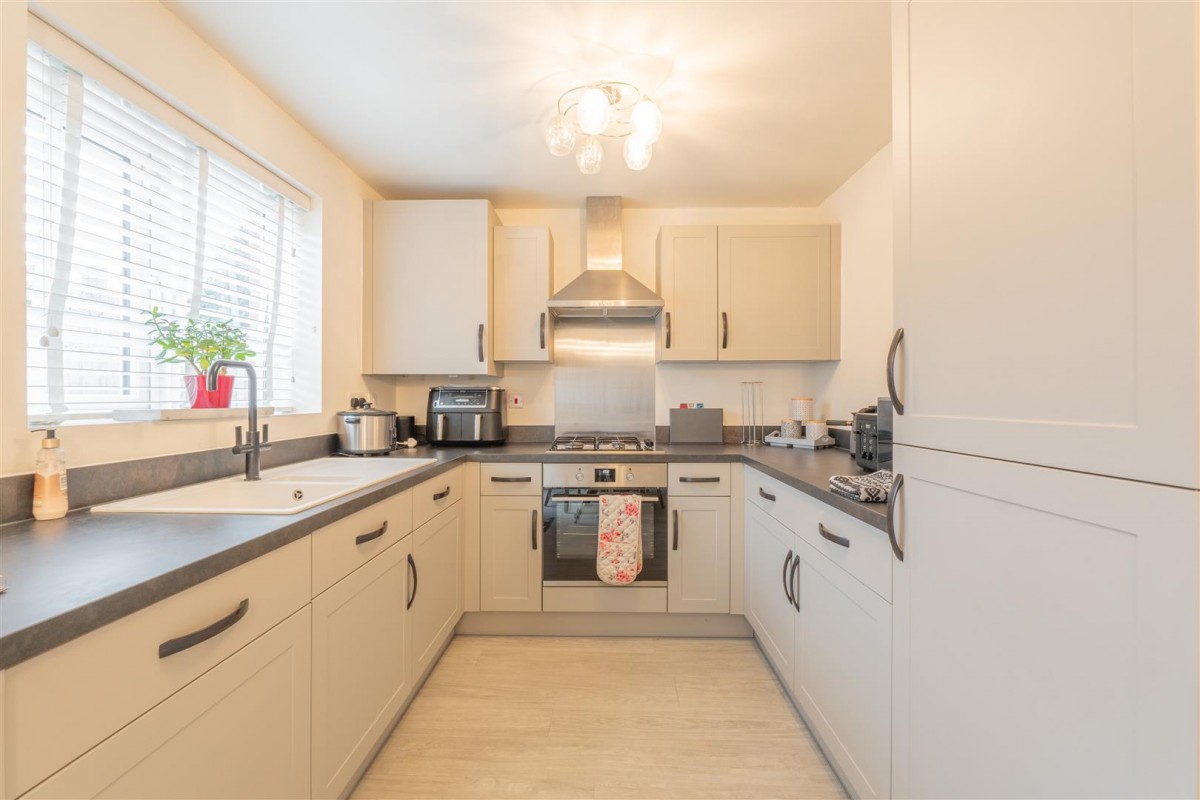 Longlands Avenue, Stourbridge, DY8 3TU