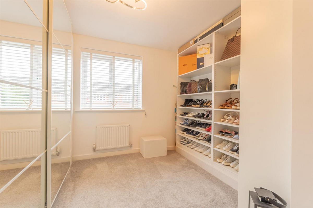 Longlands Avenue, Stourbridge, DY8 3TU