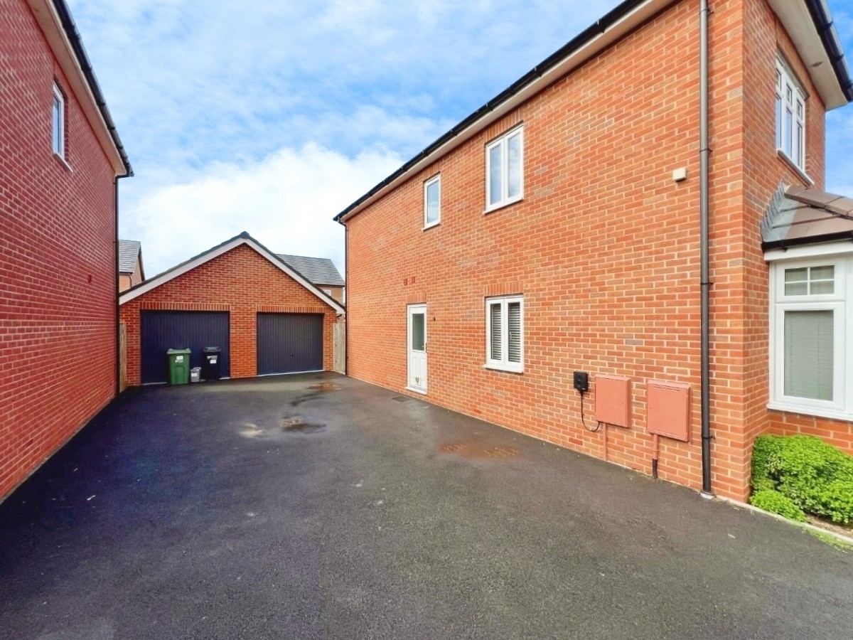 Little Elms, Cam, Dursley