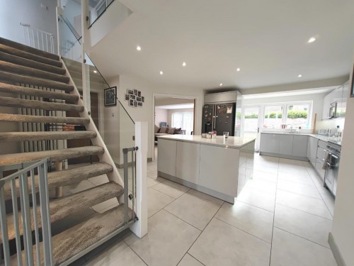 Spinis, Bracknell