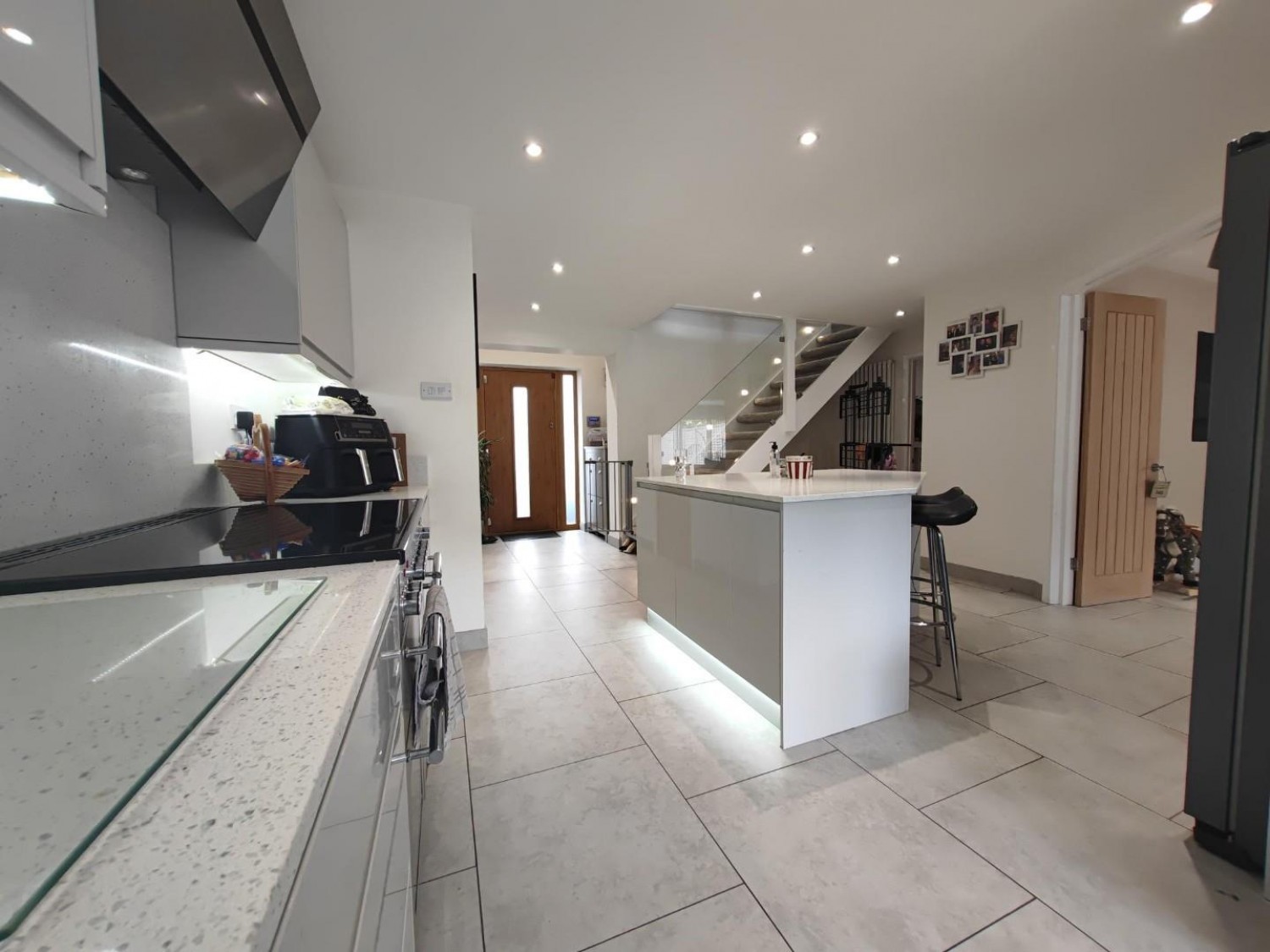 Spinis, Bracknell