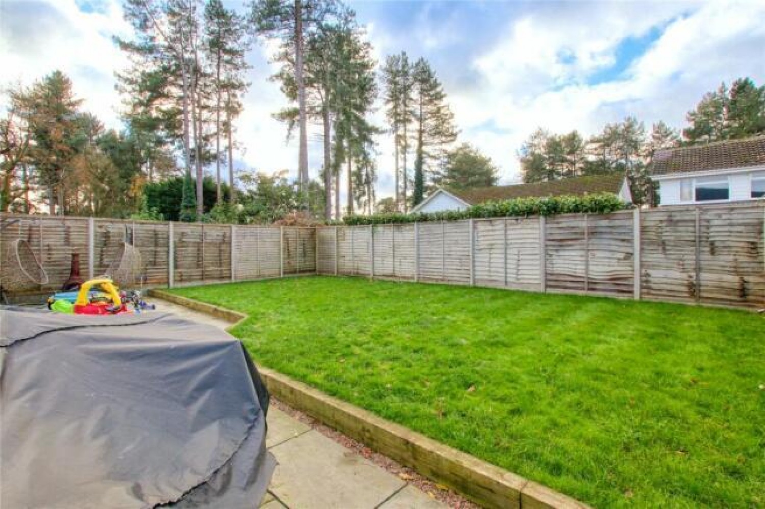 Spinis, Bracknell