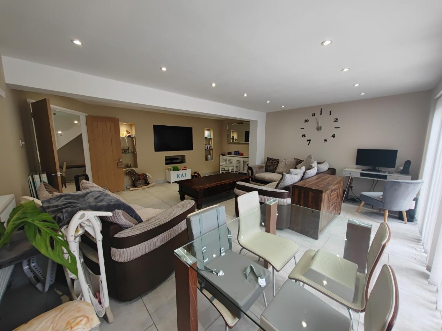 Spinis, Bracknell