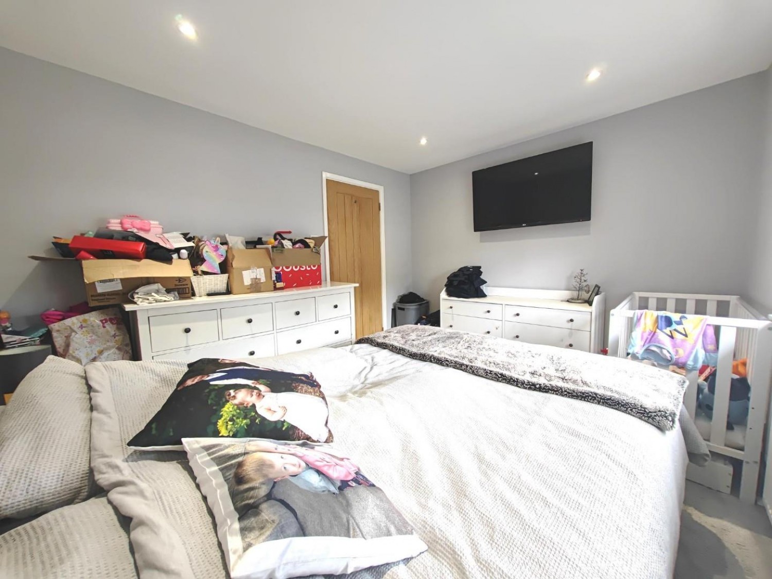 Spinis, Bracknell
