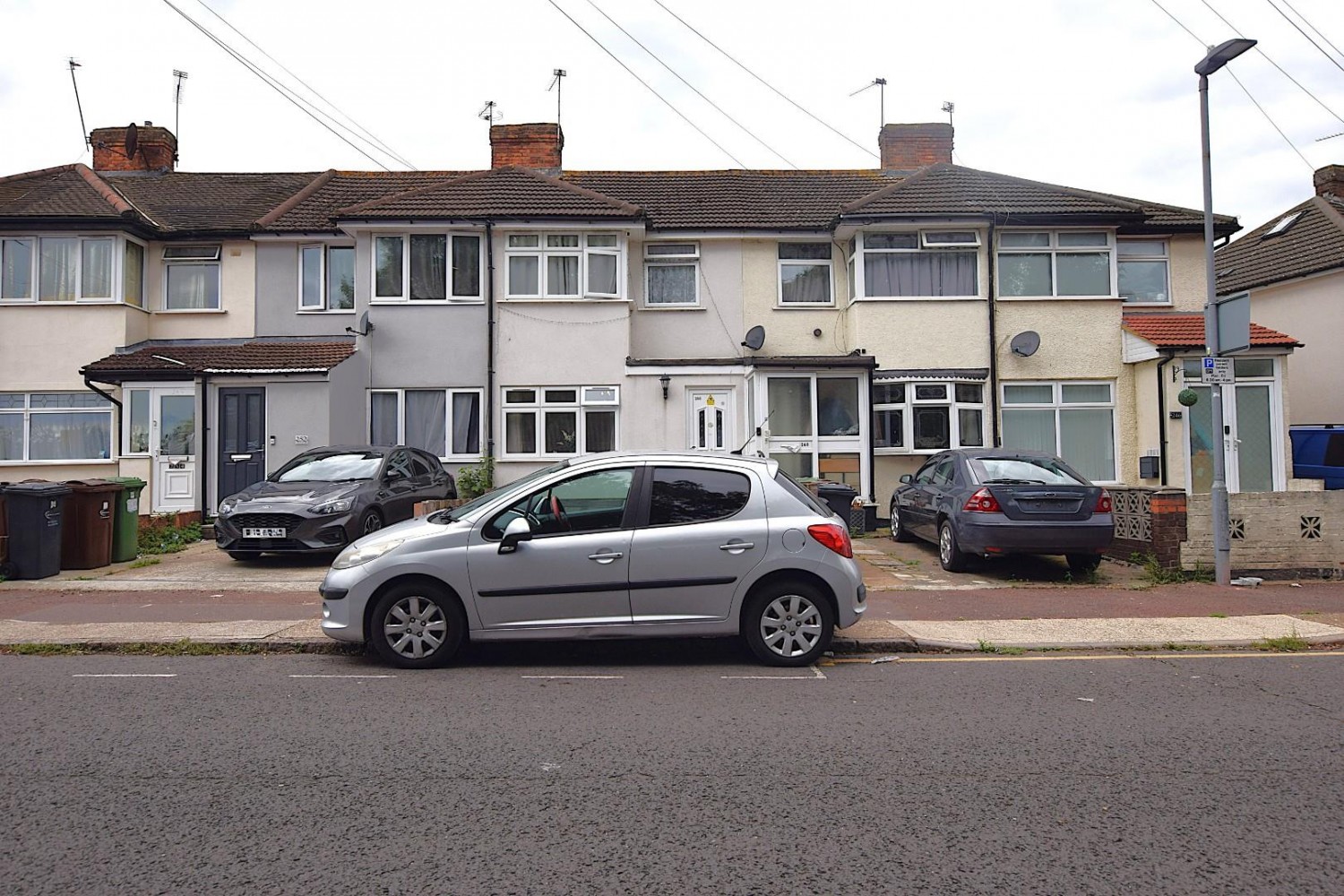 Oval Road North, Dagenham, RM10