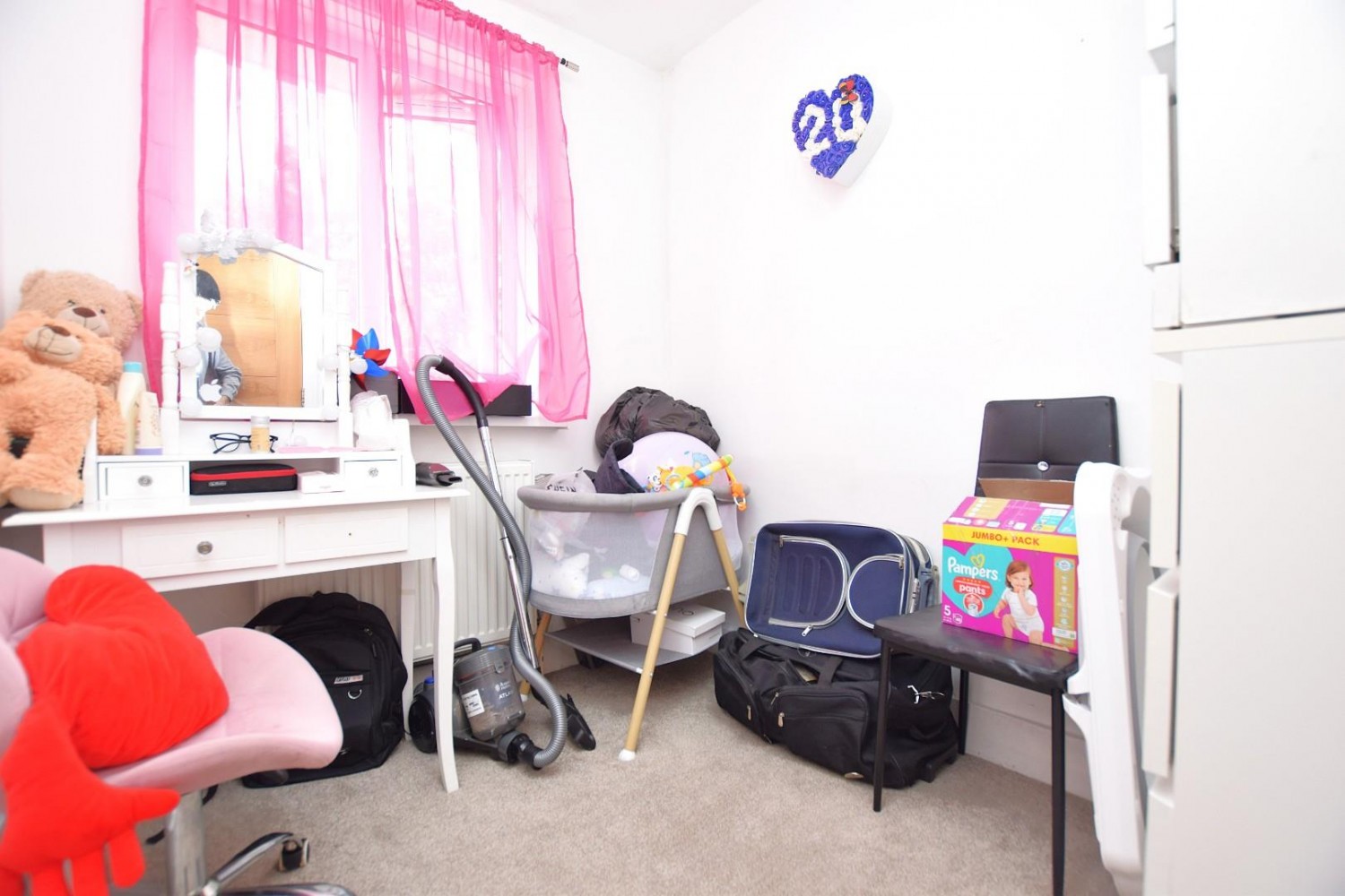 Oval Road North, Dagenham, RM10