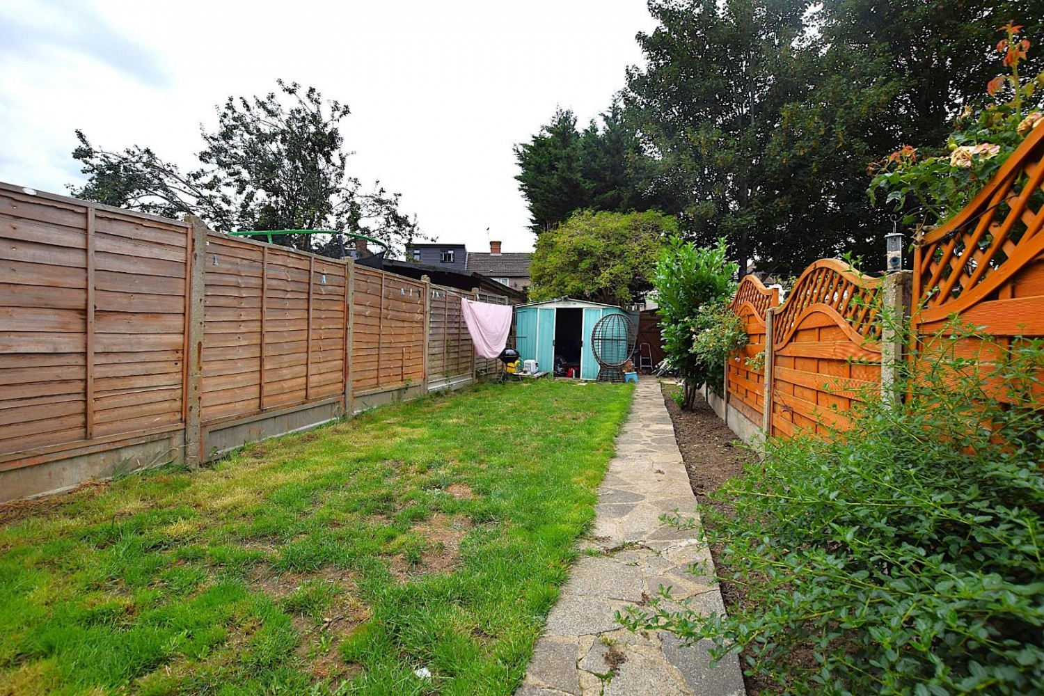 Oval Road North, Dagenham, RM10