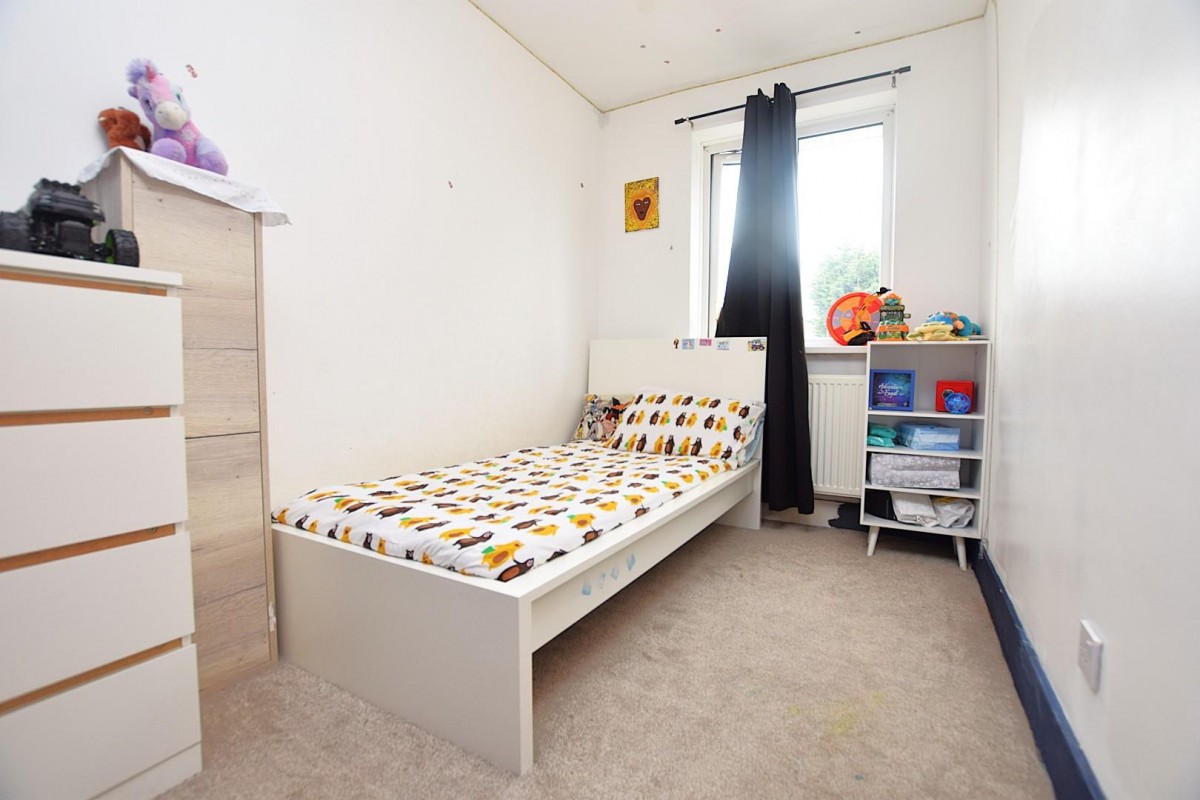 Oval Road North, Dagenham, RM10