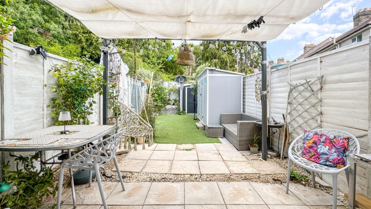 St. Johns Lane, Bedminster, BS3 5AB