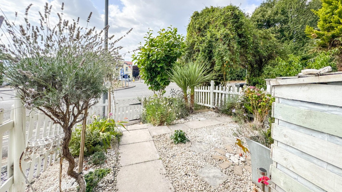 St. Johns Lane, Bedminster, BS3 5AB