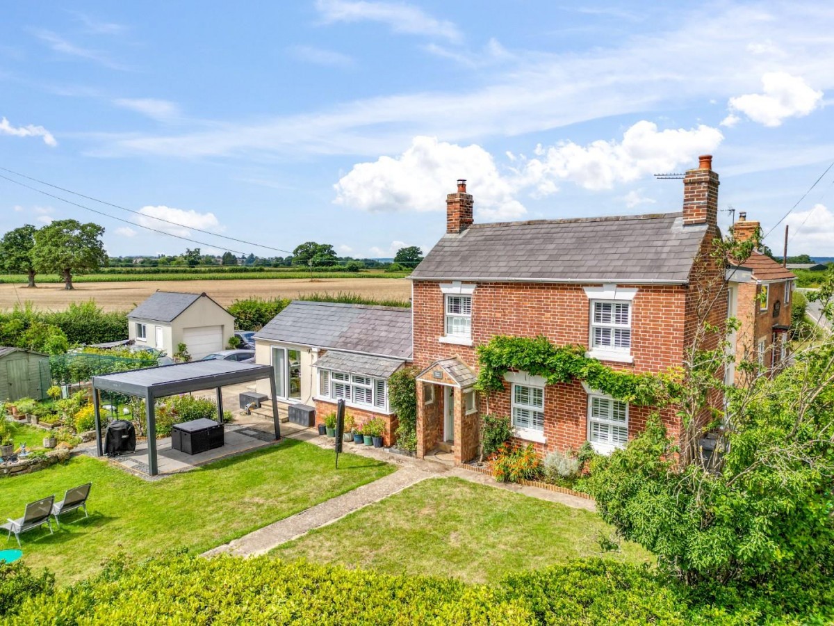 Heathfield, Alkington, Berkeley, GL13 9PL