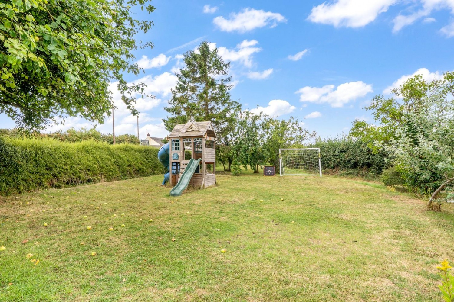 Heathfield, Alkington, Berkeley, GL13 9PL