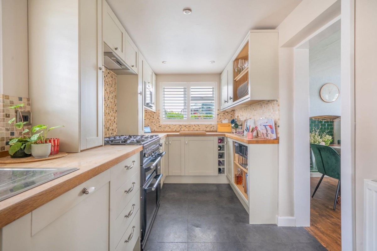 Heathfield, Alkington, Berkeley, GL13 9PL