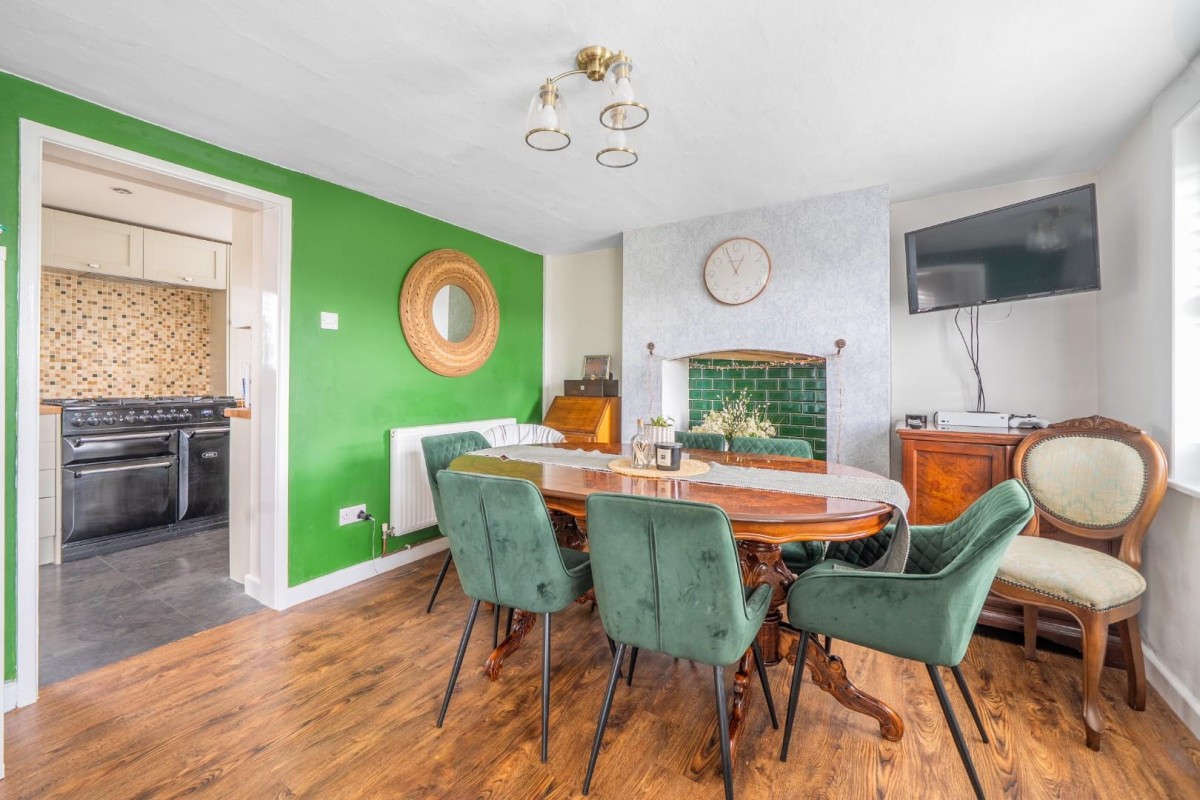 Heathfield, Alkington, Berkeley, GL13 9PL