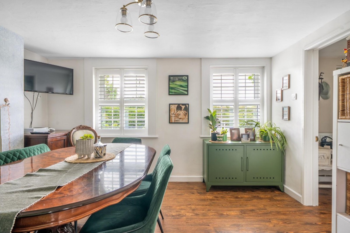 Heathfield, Alkington, Berkeley, GL13 9PL