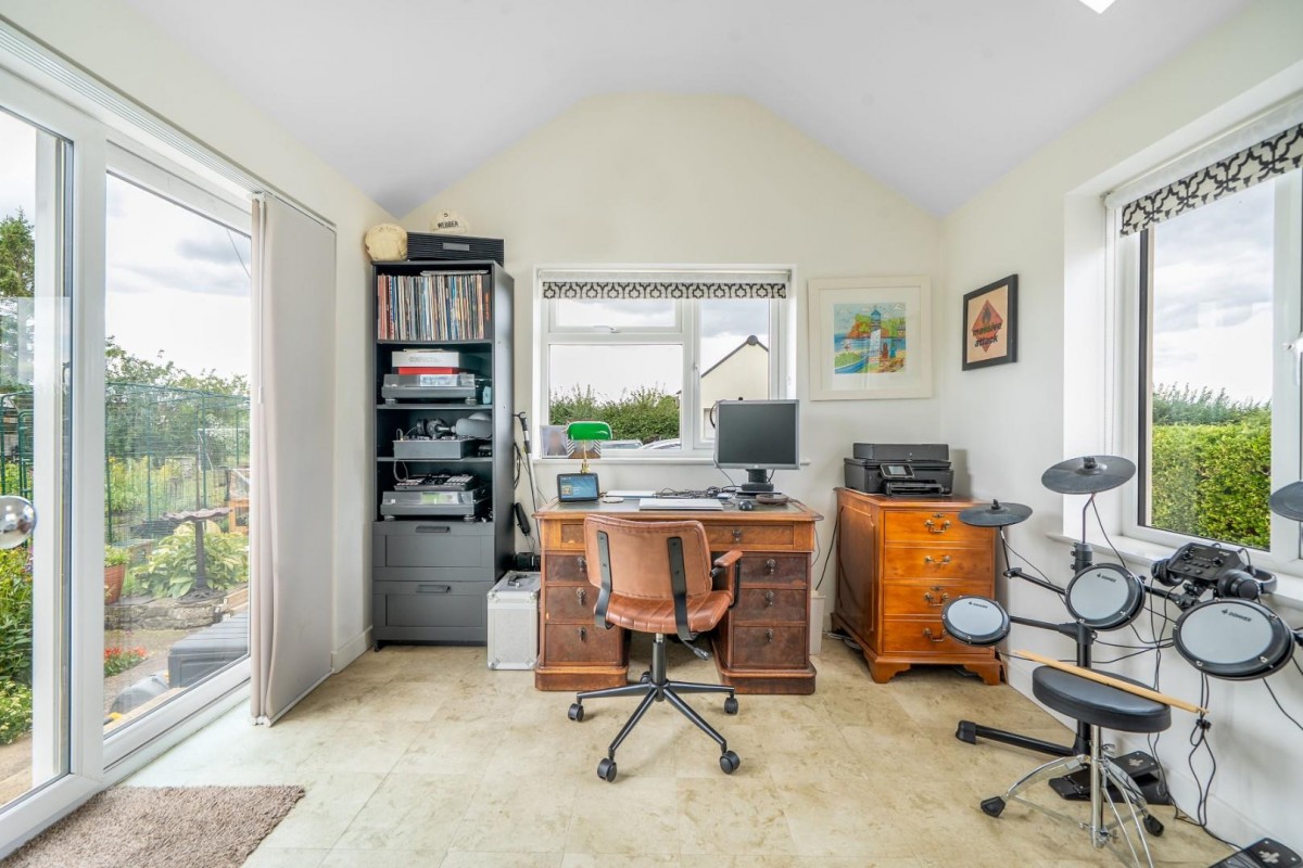 Heathfield, Alkington, Berkeley, GL13 9PL