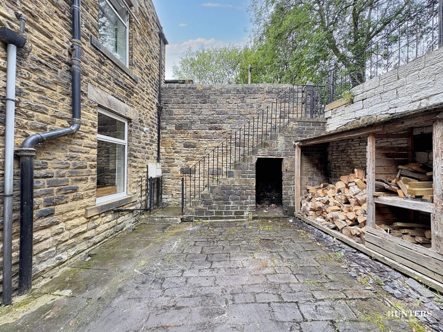 Cemetery Road, Dewsbury