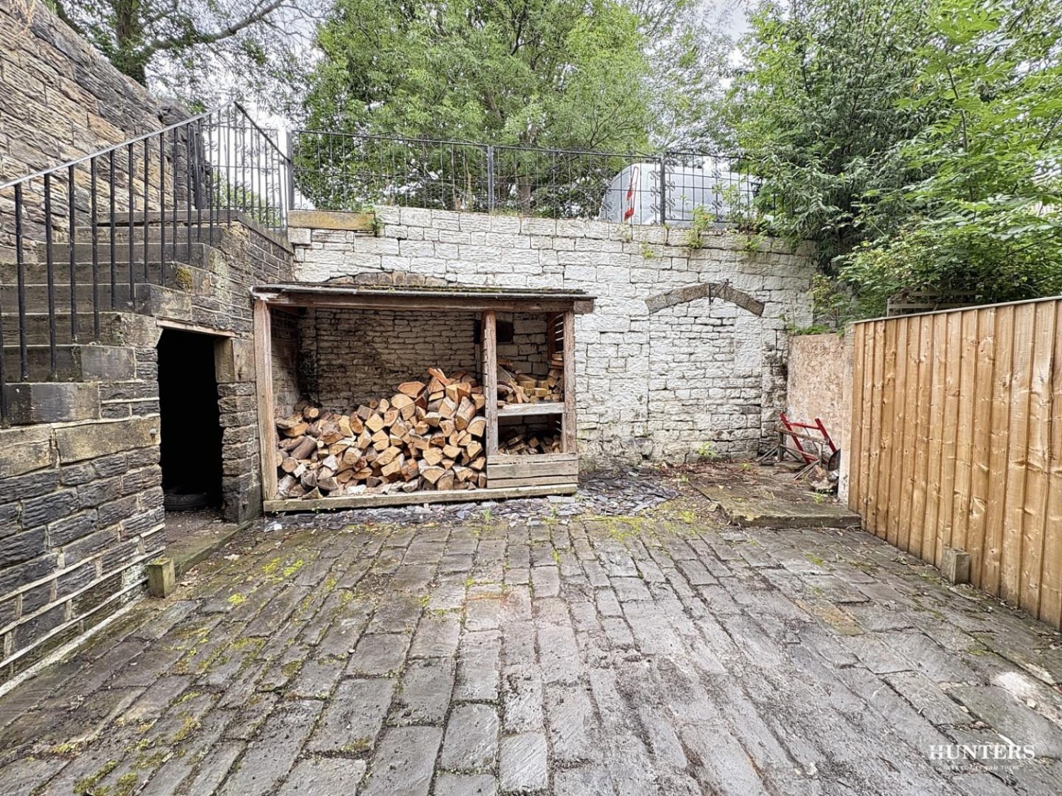Cemetery Road, Dewsbury