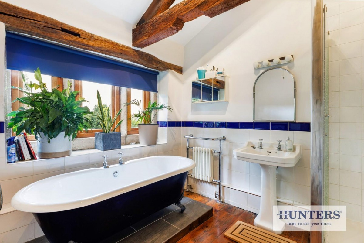 Micklefield Lane, Rawdon, Leeds