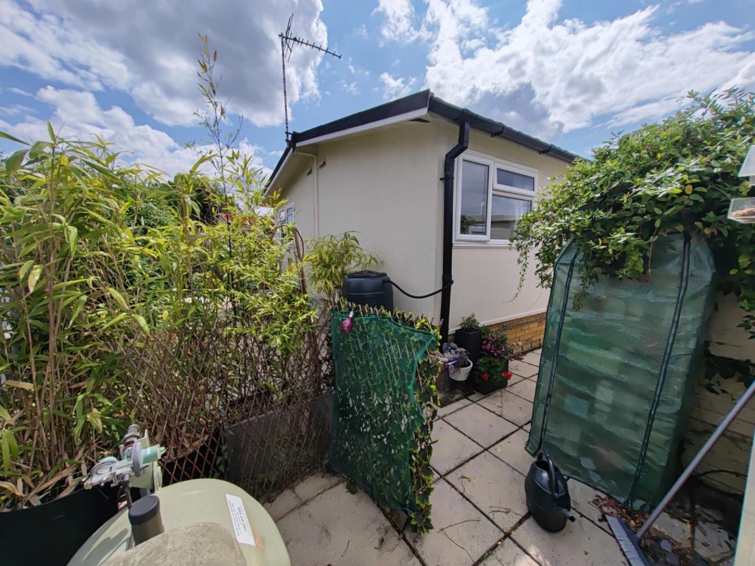 Bearwood Park, Bearwood Path, Winnersh