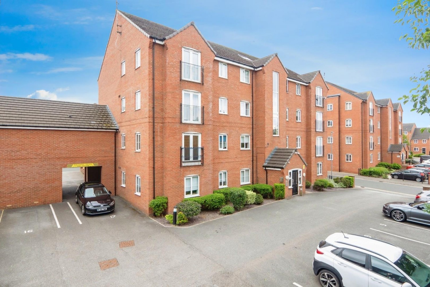 2 bedroom Flat for sale in Chapman Road, Thornbury, BD3 7FE