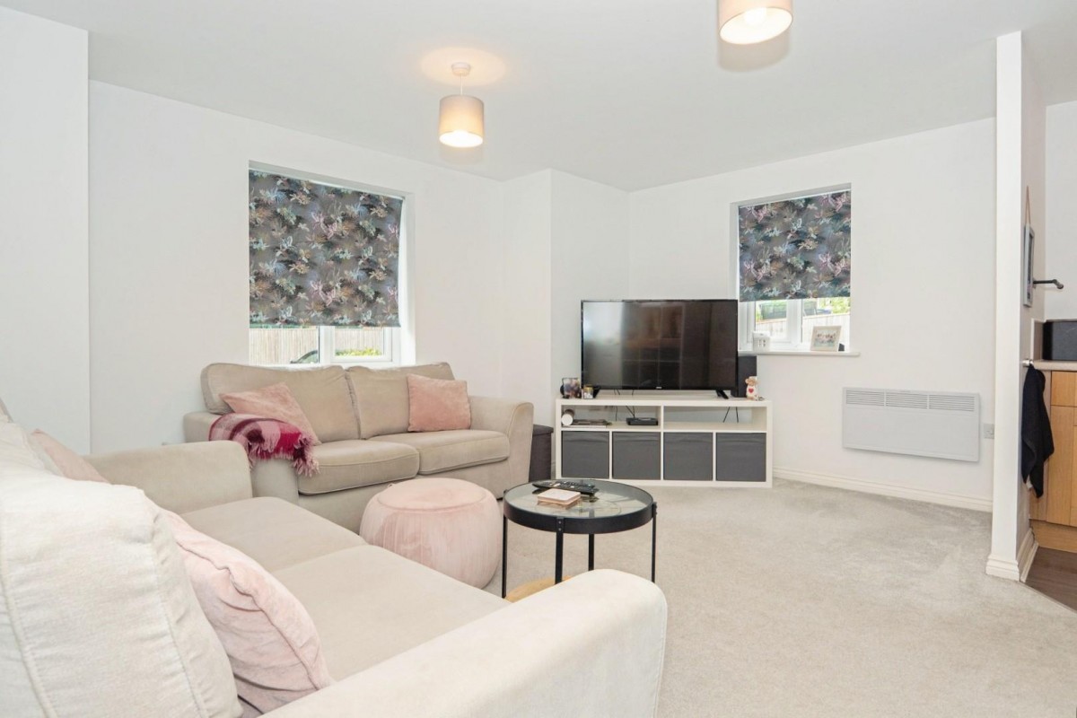 Chapman Road, Thornbury, BD3 7FE