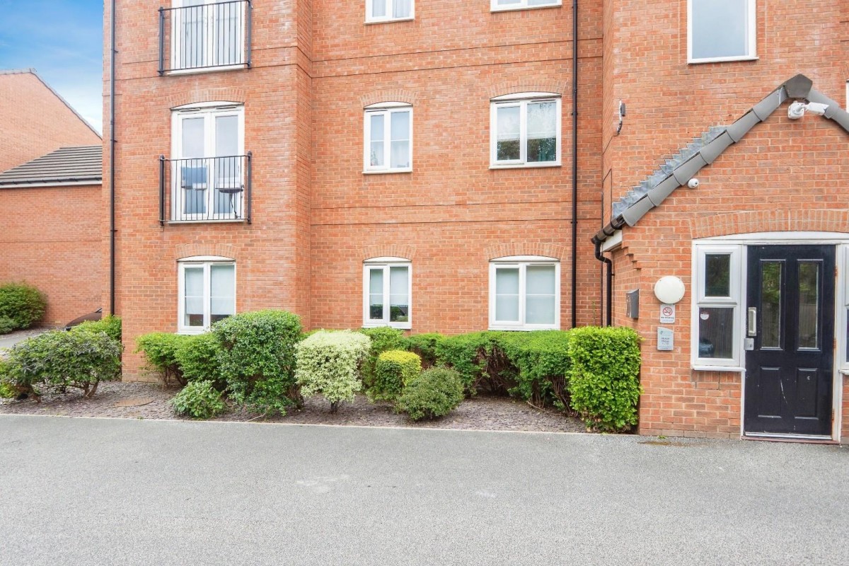 Chapman Road, Thornbury, BD3 7FE
