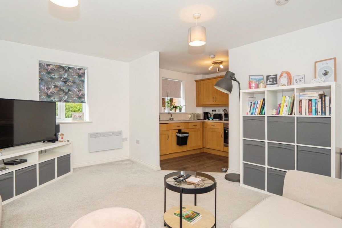 Chapman Road, Thornbury, BD3 7FE