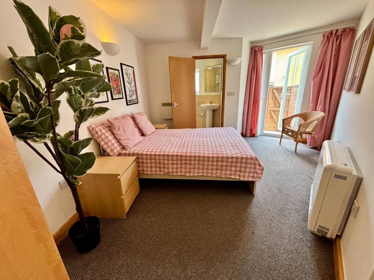 Villiers Road, Easton, Bristol BS5 0JH