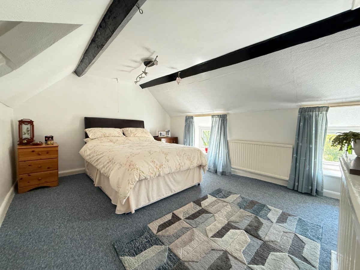 Park Road, Nailsworth, GL6 0HS