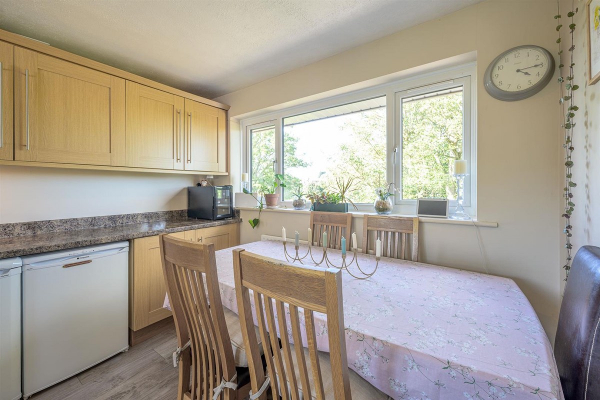 Maidendale Road, Kingswinford, DY6 9DD