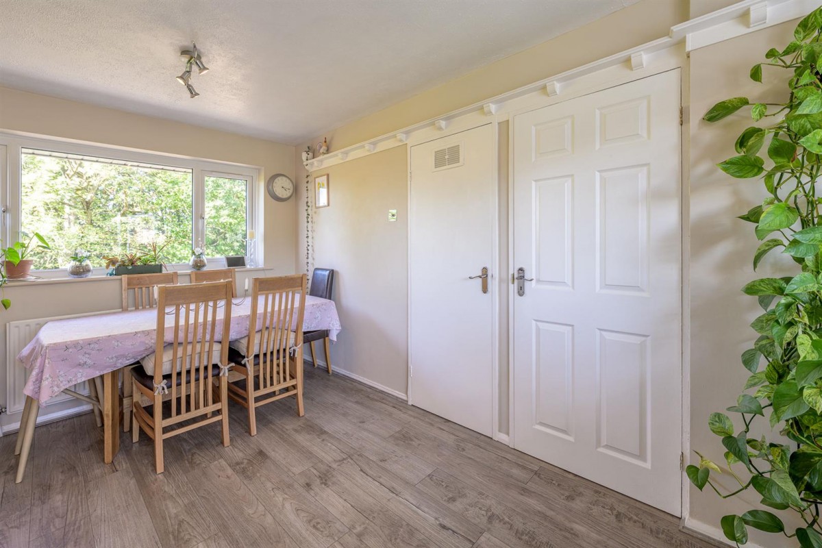 Maidendale Road, Kingswinford, DY6 9DD